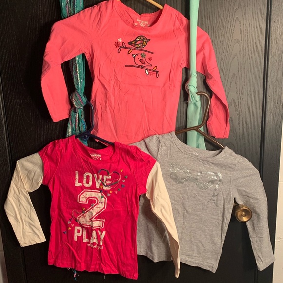 OshKosh B’Gosh long sleeve - Picture 1 of 1